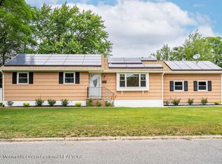 7 N Carrie Dr, Hazlet, NJ 07730