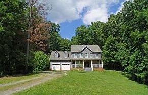 1st image of 450 Lake Dr