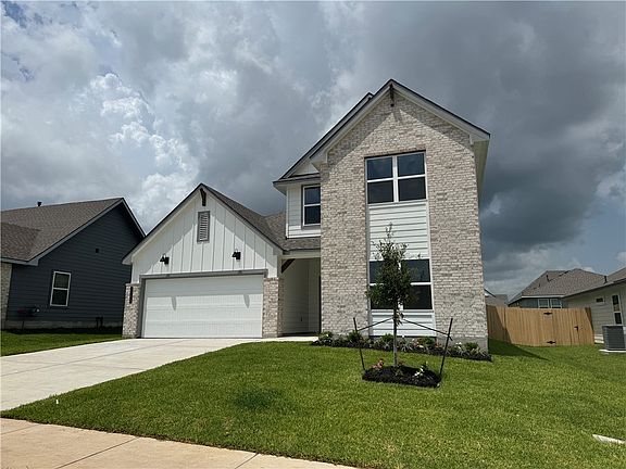 3rd image of 1705 Robinson Dr