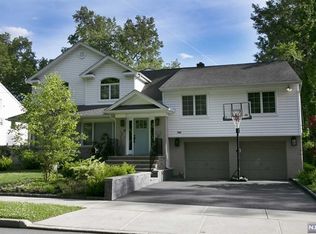 788 Winthrop Rd, Teaneck, NJ 07666