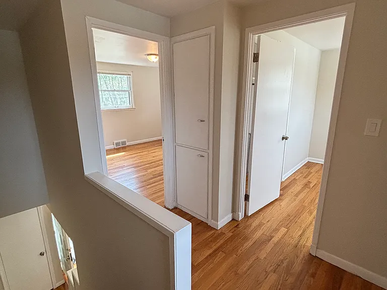 907 E Forest Ave — Photo 9