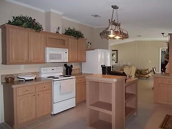 2nd image of 6813 Americana Dr NE