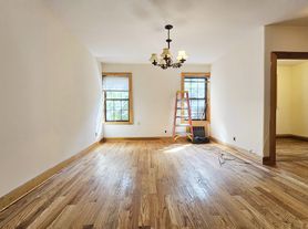 1140 Saint Johns Pl