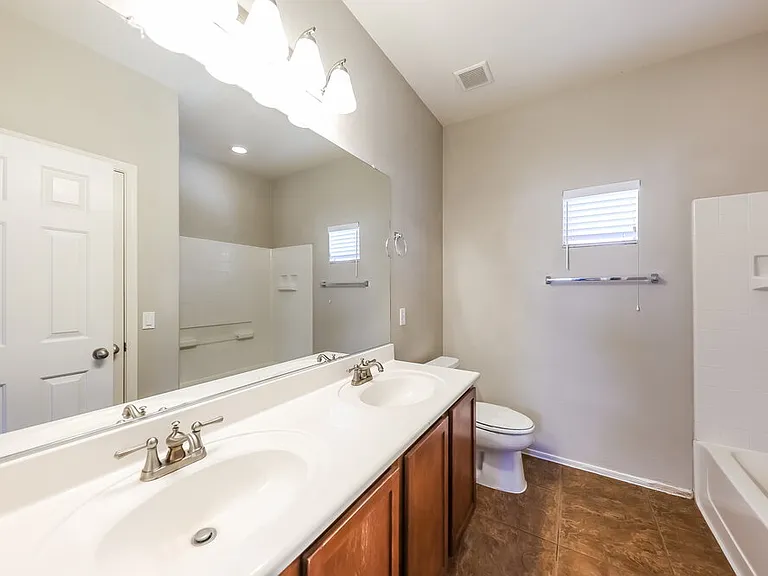 5438 W Pollack St — Photo 12