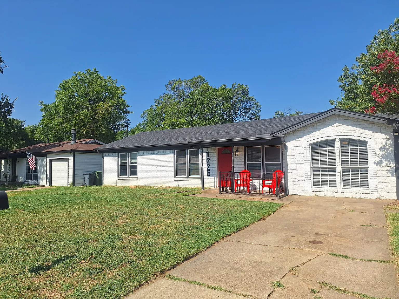 3 bed, 1337 sqft, $1,950 — Photo 1