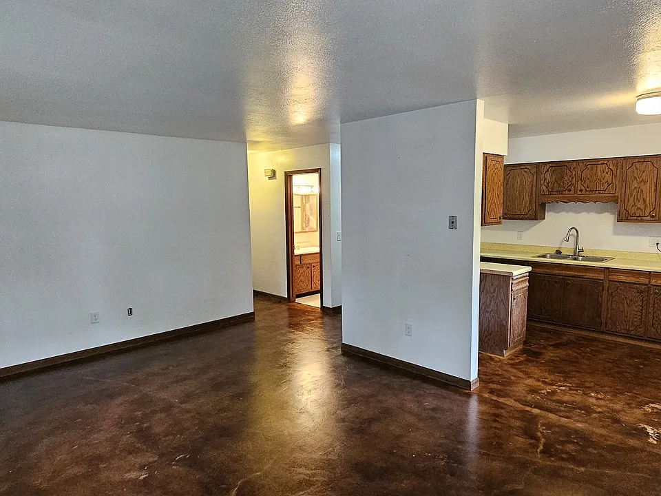 729 Halbert St #2