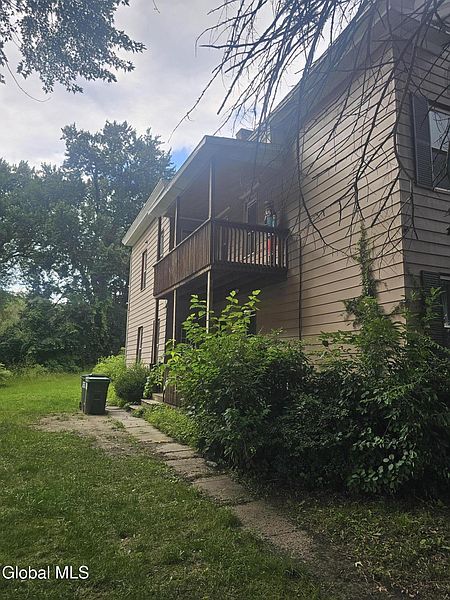 2nd image of 164 Saratoga Avenue