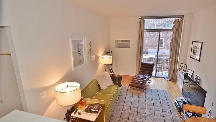 Rented by Park Property Advisors | media 4