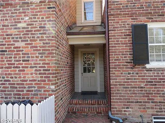 3rd image of 7109 Hillsdale Dr