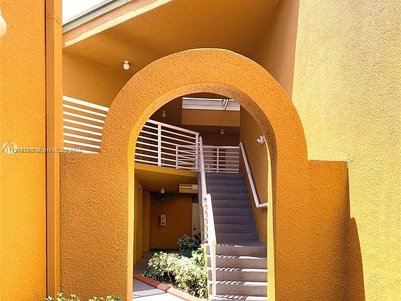 5th image of 9741 Fontainebleau Blvd #H208