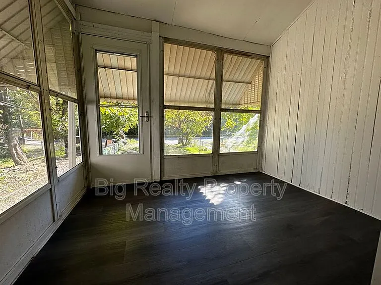 342 Valley Rd — Photo 10