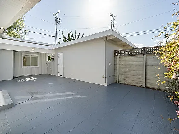 2 Somerset Ln — Photo 5