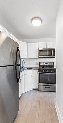 3rd image of 3333D Broadway #D25d