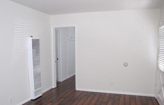 4th image of 301 33rd St #1/2
