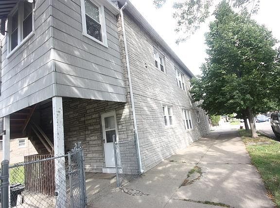 2nd image of 3558 S Emerald Ave APT 1F