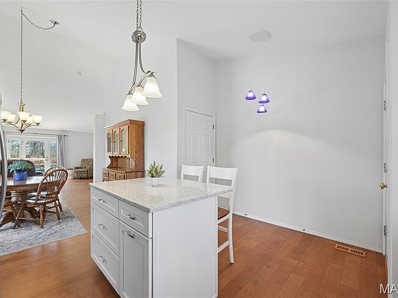 4th image of 1396 Parkview Estates Dr