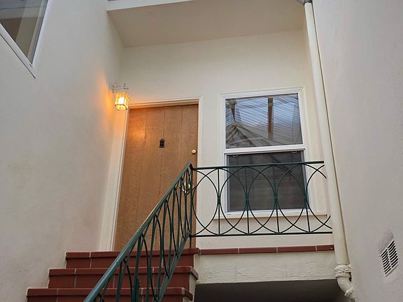 2nd image of 533 Grand View Ave