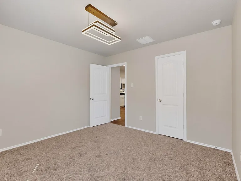 218 Sickle Loop — Photo 20