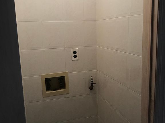 3rd image of 685 Correll Ave Floor 1