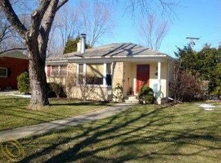 18810 Beverly Rd, Beverly Hills, MI 48025