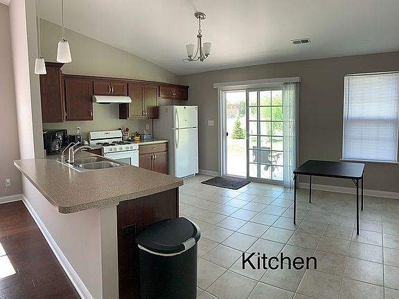 5th image of 9730A W 129th Pl #A