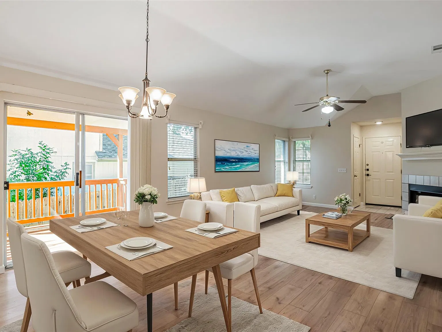 2 bed, 1.0 bath, 1007 sqft, $1,750 — Photo 3