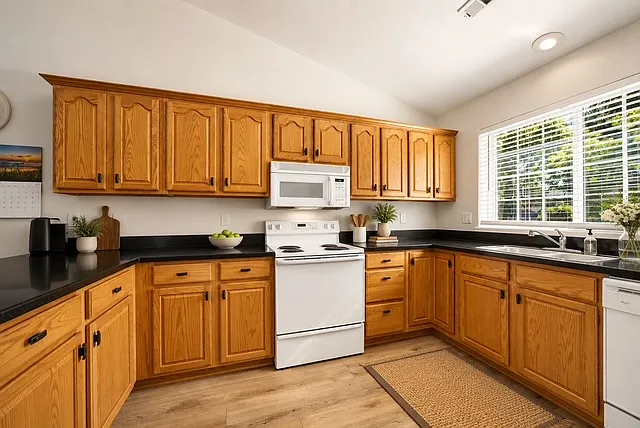 1224 N Modoc Ave #33 — Photo 3