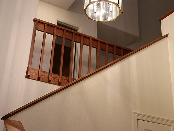 3rd image of 320 Creekwood St
