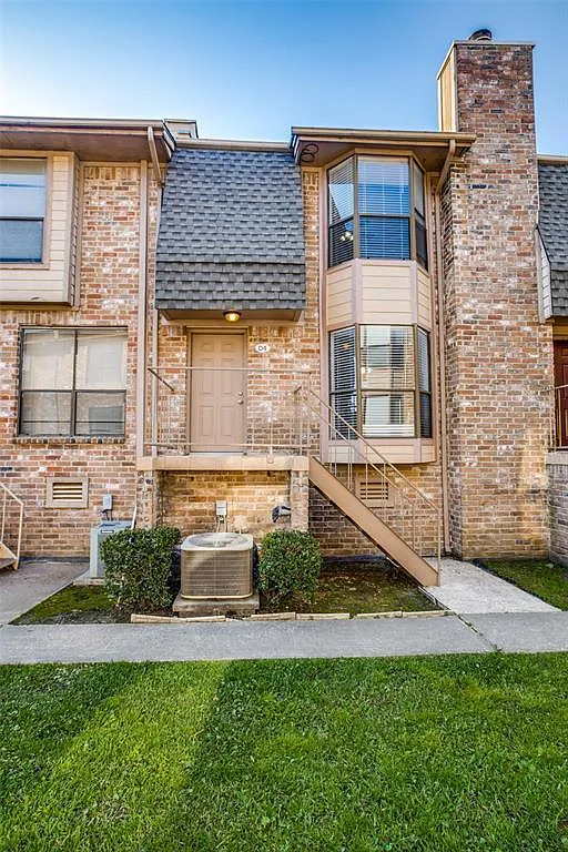 2103 Place Rebecca Ln — Photo 2