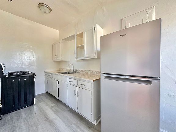 3rd image of 1172 N New Hampshire Ave #107
