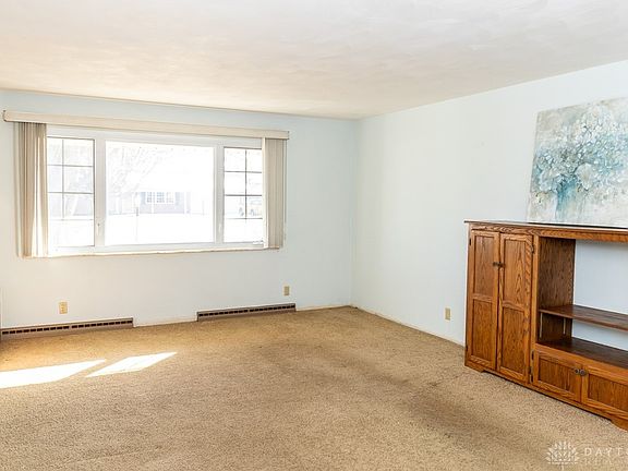2nd image of 220 Linwood Dr