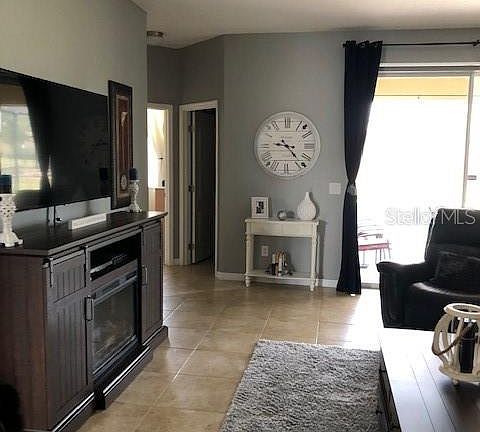 5th image of 14322 Queenside St #2