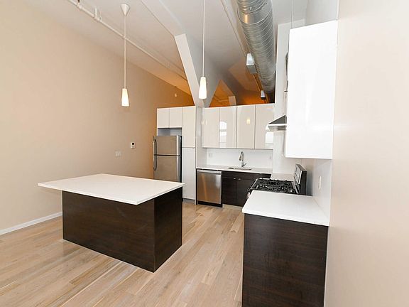 5th image of 726 Market St Unit 902B