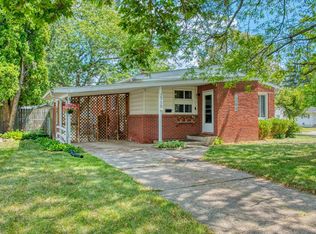 2715 Chatham Rd, Lansing, MI 48910
