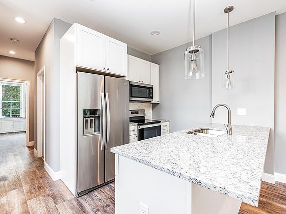 3rd image of 4220 Juniata St #2