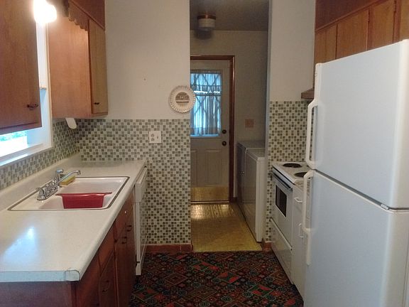 5th image of 10 Lakeview Ter