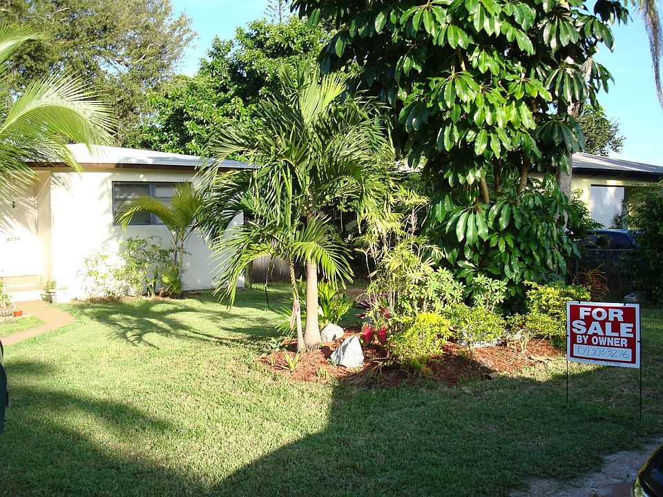 1st image of 4574 SW 25th Ave