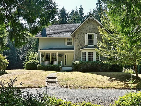Farmhouse style 3 bedroom 3.25 bath Whidbey home 