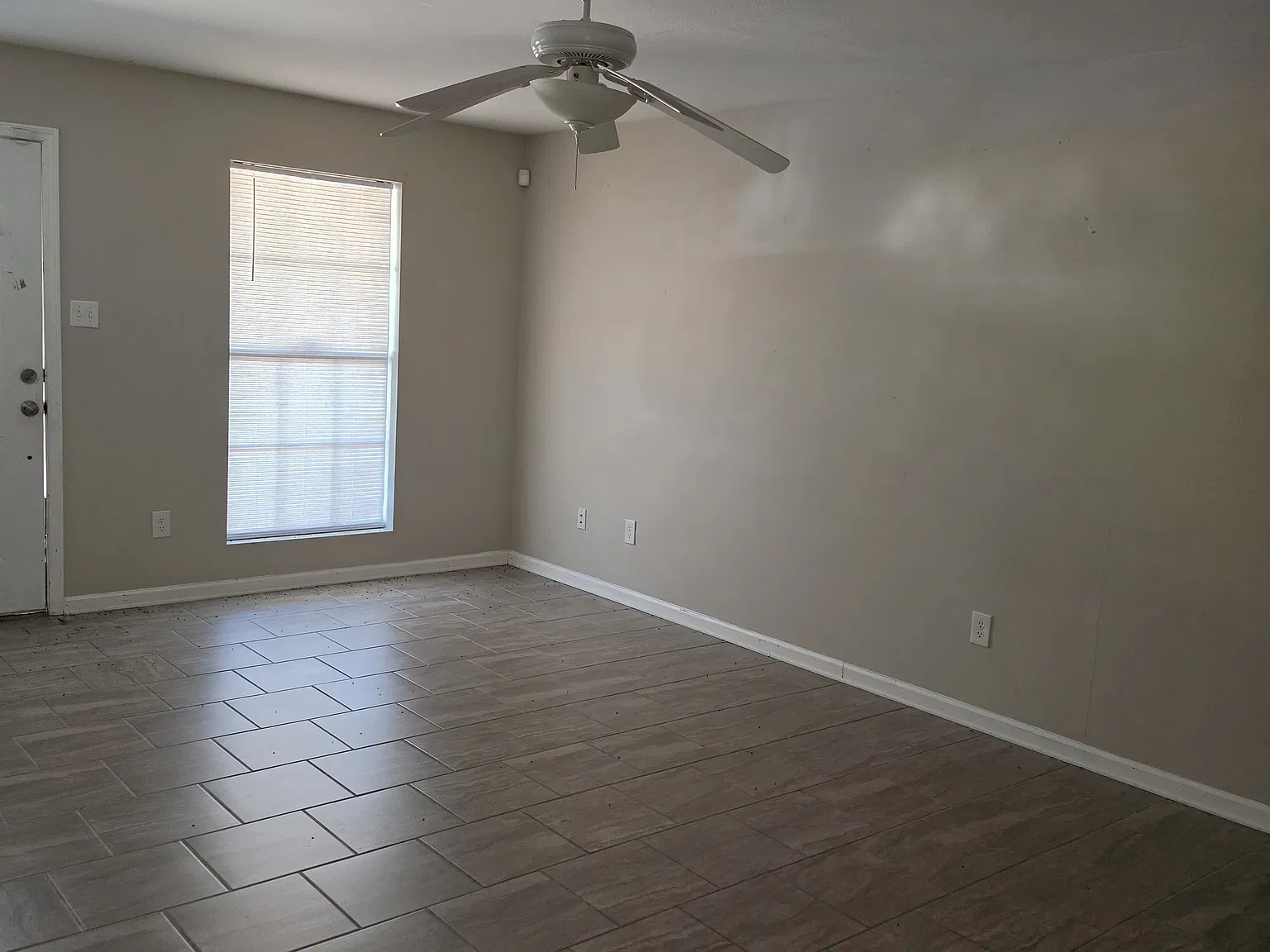 2 bed, $700 — Photo 3