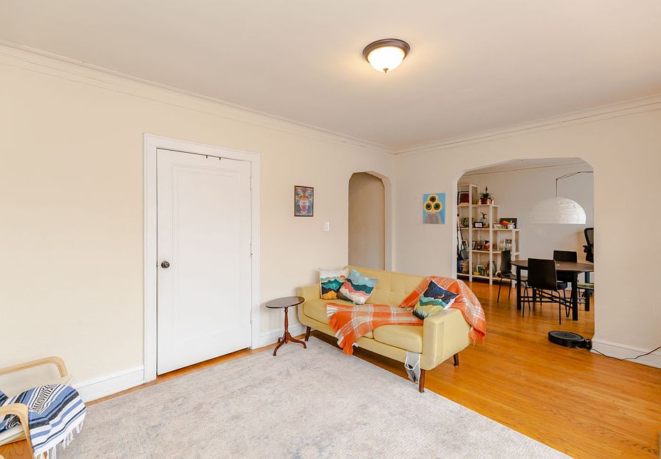 1st image of 5427 W Montrose Ave #N1
