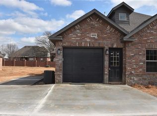 4858 Castlewood Ln, Fayetteville, AR 72764