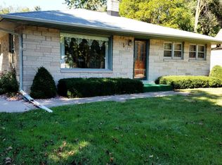 1085 Chester St, Brookfield, WI 53005