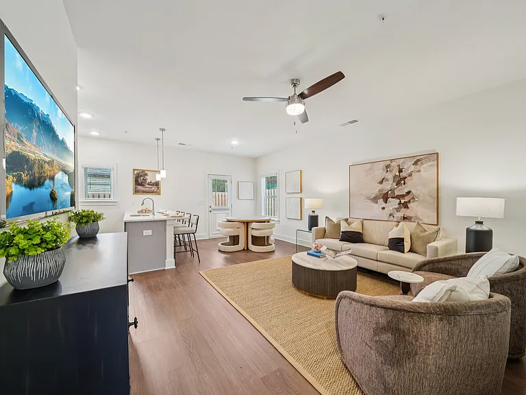 Turnberry Park Apartments and Homes — Photo 53