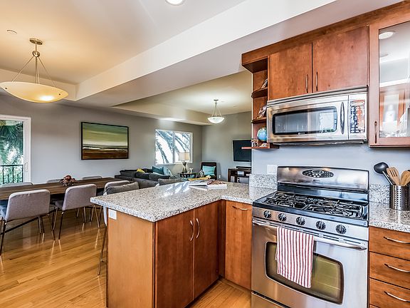 5th image of 550 Vernon Avenue #1