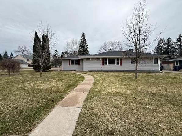 2800 Longview Dr, North Saint Paul, MN 55109