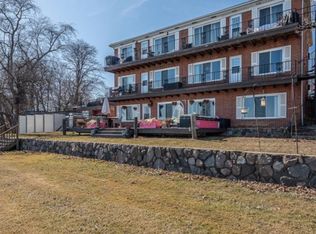 11859 N Main St APT 5, Whitmore Lake, MI 48189