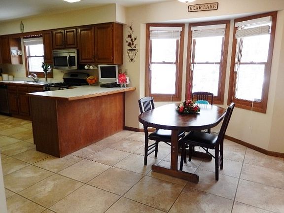 5th image of 629 Blue Spruce Ln