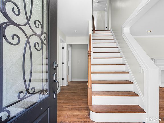 3rd image of 576 Huntington Street