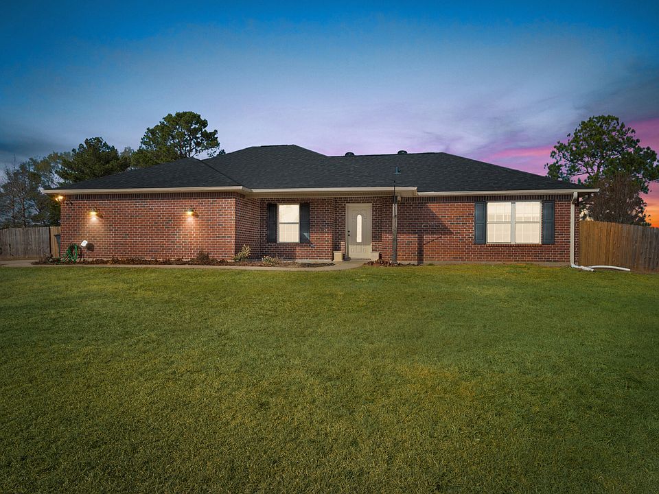 1st image of 532 Delia Dr