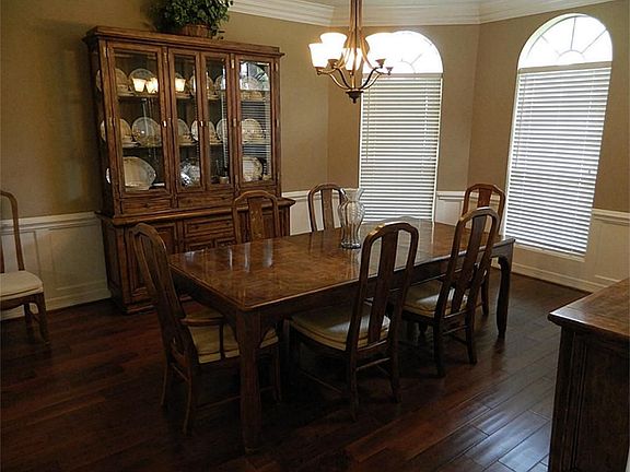 5th image of 2434 Rose Hollow Dr